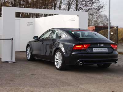 Audi на испытательном стенде "Гараж"