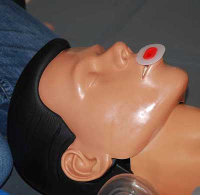 Меры безопасности при оказании искусственного дыхания